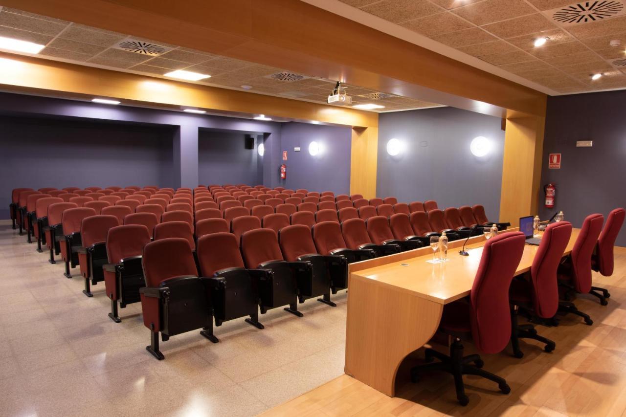 Villa Alojamiento Y Congresos - Villa Universitaria Сан-Висенте-дель-Распеч Экстерьер фото